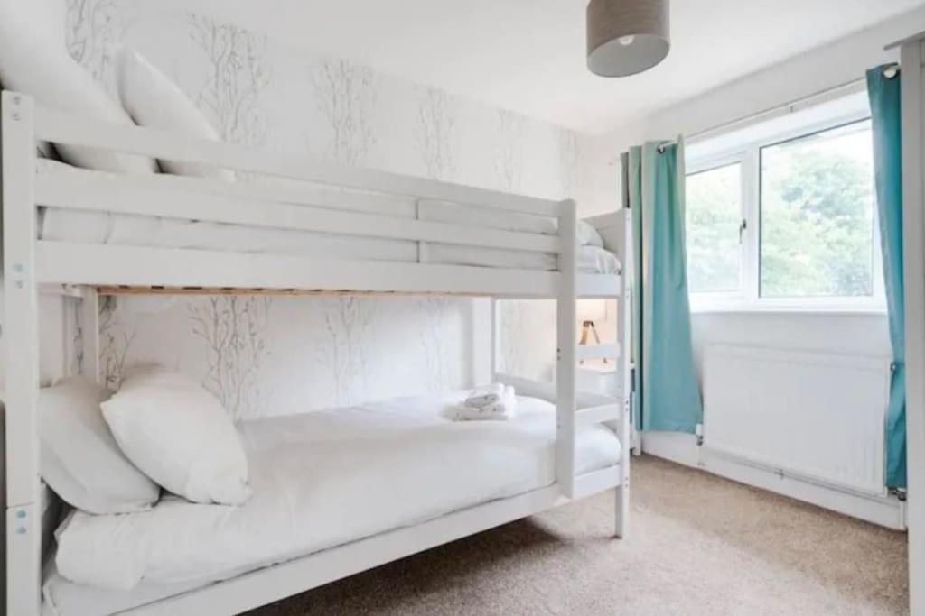 New Build House Near Trafford Centre With Drive Manchester Eksteriør bilde