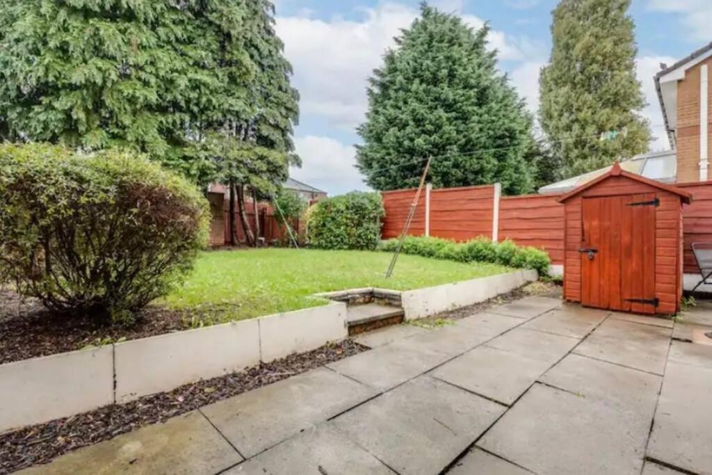 New Build House Near Trafford Centre With Drive Manchester Eksteriør bilde